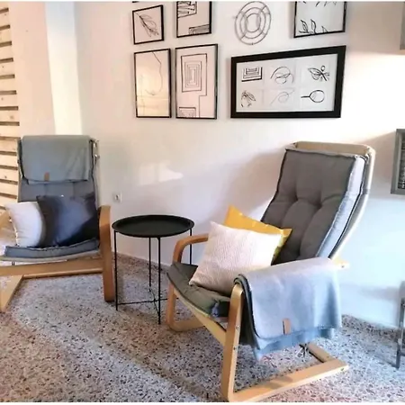 Cozy Studio In A Quiet Neighborhood Apartment
