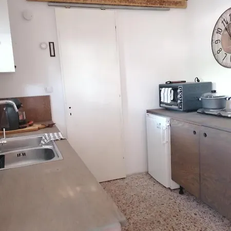 Apartament Cozy Studio In A Quiet Neighborhood *